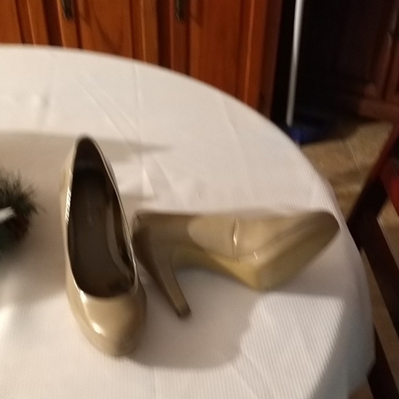 Shoes - Picture 2 of 3